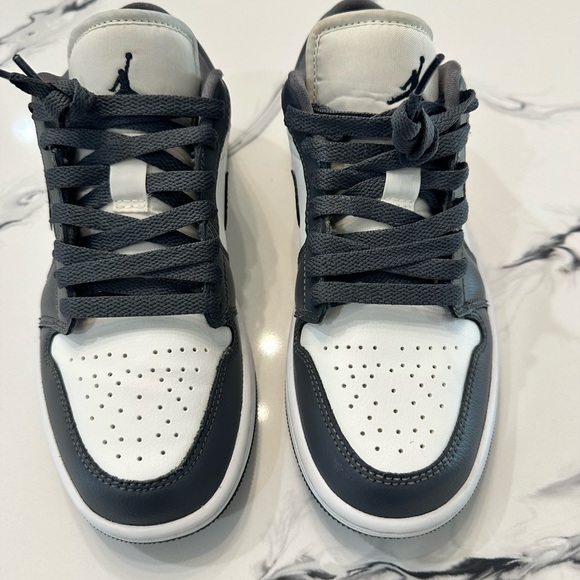 Nike Air Jordan 1 low women’s shoes sail/off noir-dark grey- white size 6.5 - Picture 2 of 13